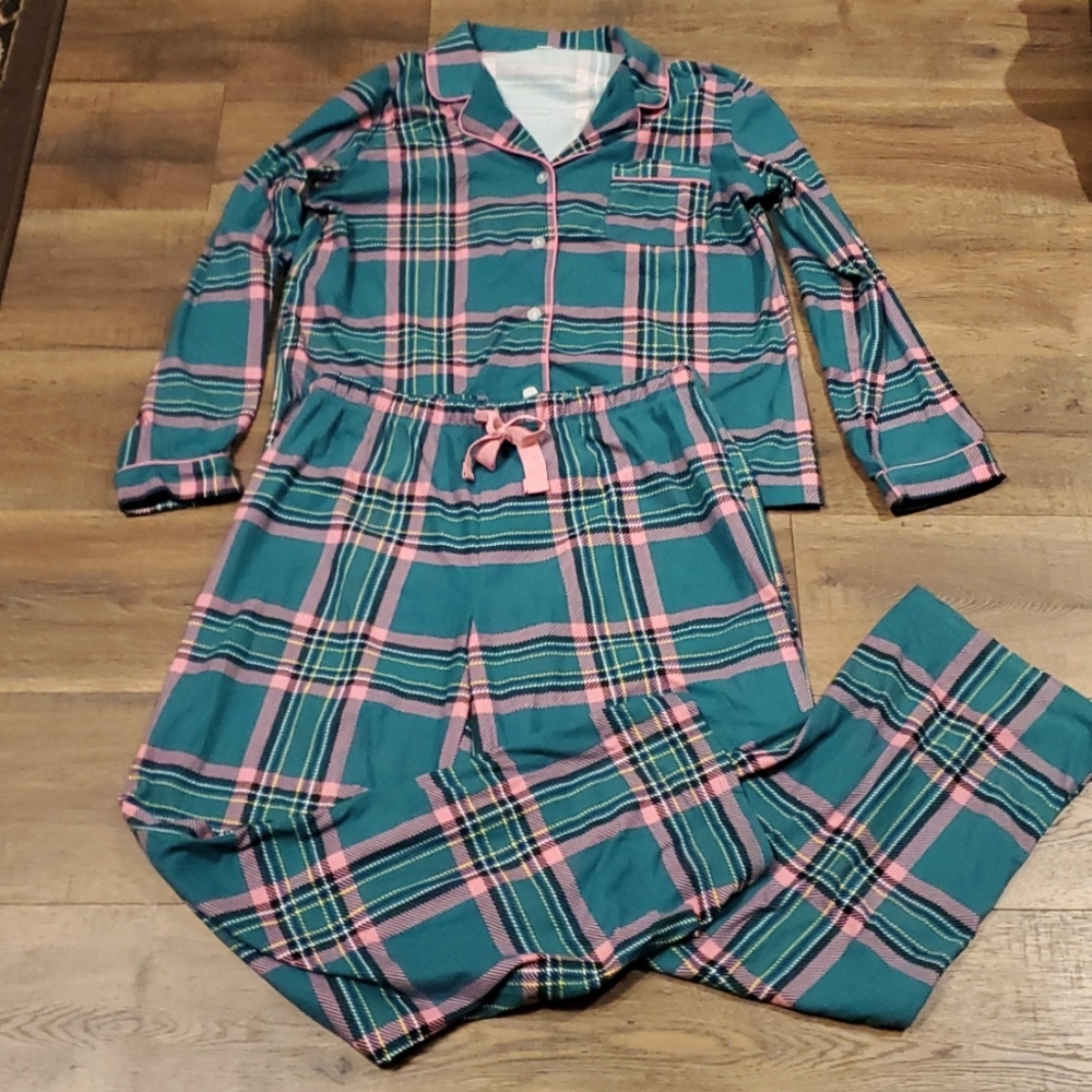 Women's Crown & Ivy Plaid pj set